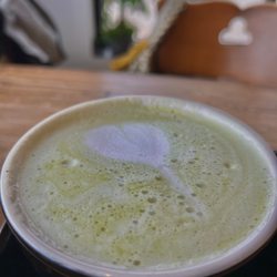 Rawaq Cafe - Matcha latte