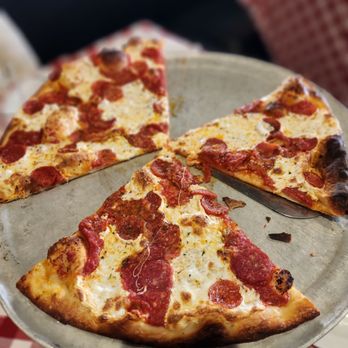 Grimaldi's Pizzeria - Pizza Near Me - Lexington, Kentucky Grimaldi's Pizzeria - Pizza Near Me - Lexington, Kentucky