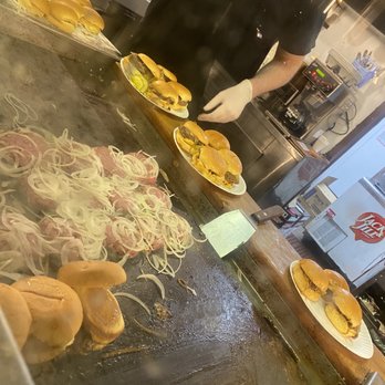 White Manna - Wow - Burgers Near Me - Hackensack, New Jersey