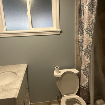 Ortiz Quality Painting Services - Painted bathroom walls - Painters Near Me