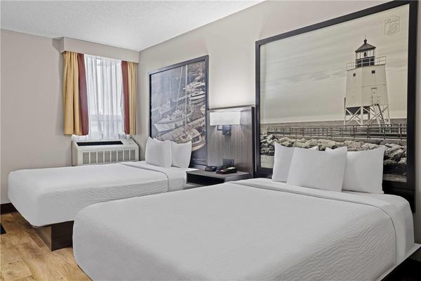 Super 8 by Wyndham Thunder Bay by null