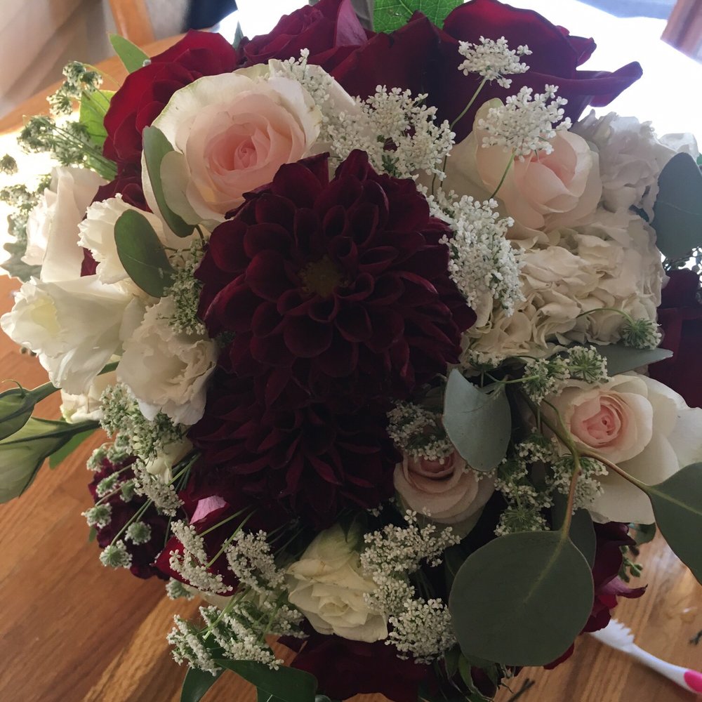 Diane's Flowers Please - My bouquet - Wedding Planning Near Me Diane's Flowers Please - My bouquet - Wedding Planning Near Me