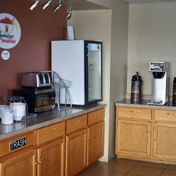 Super 8 by Wyndham Melrose - Food and Drink available - Hotels Near Me - Melrose, Minnesota