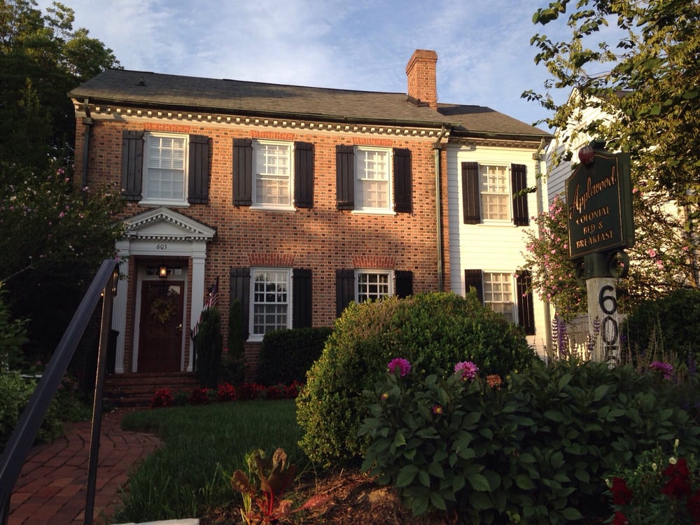 APPLEWOOD COLONIAL BED & BREAKFAST Updated September 2024 605