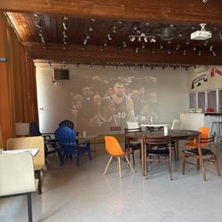 Dingo’s Sports Pub - Great spot for watching sports, drinking some local and Australian beers, and delicious meat pies!!