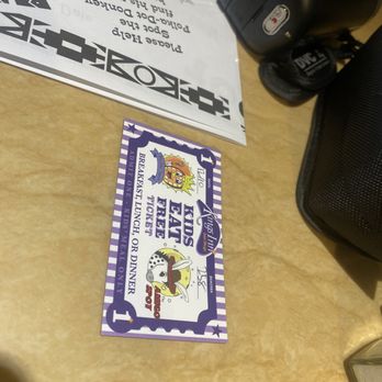 Kings Inn San Diego - Kids eat free! :) - San Diego, CA