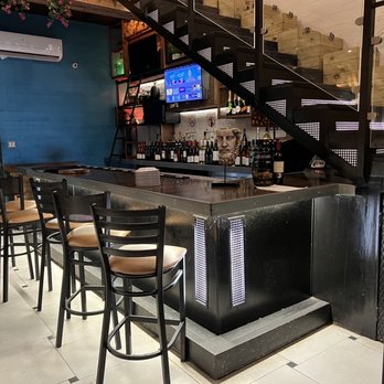 Aglio e Olio - Downstairs bar - Pizza Near Me - Guaynabo, Puerto Rico