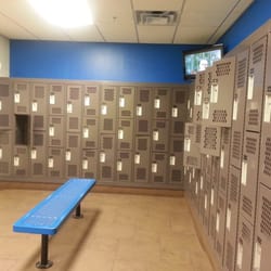 Charter Fitness - Basic locker room, serves its purpose.