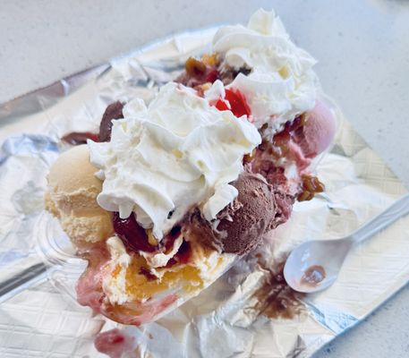 Borden's Ice Cream Shoppe by null