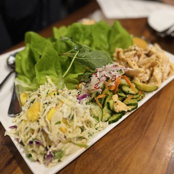 Cooper’s Hawk Winery & Restaurant - Thai Lettuce Wraps GF - American Near Me - Tampa, Florida