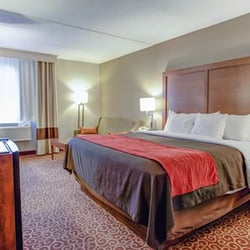 Comfort Inn - Kind size bed w/ sofa pullout