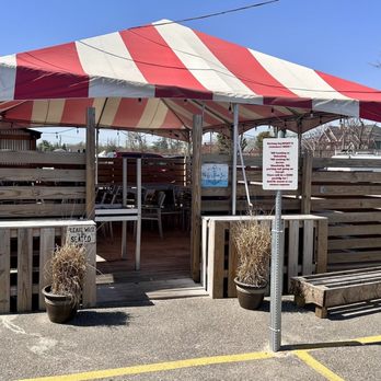 Nicky's Clam Bar - Outdoor seating - Seafood Near Me - Bay Shore, New York Nicky's Clam Bar - Outdoor seating - Seafood Near Me - Bay Shore, New York