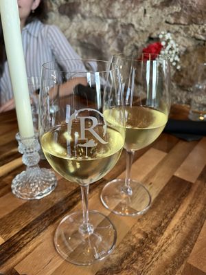 R Wine Bar & Kitchen by null
