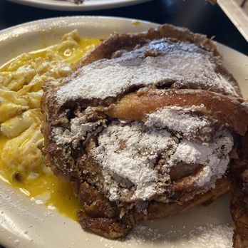 Hungry Hunter Restaurant - Cinnamon French toast, 2 eggs and bacon - Breakfast & Brunch Near Me - Branson, Missouri