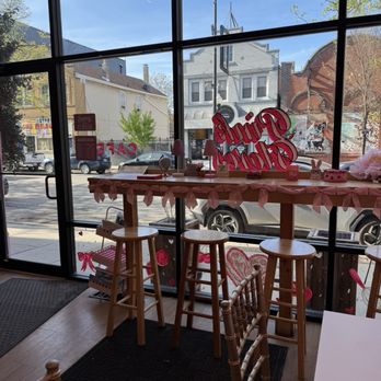 Pink Flores - Cafes Near Me - Chicago, Illinois