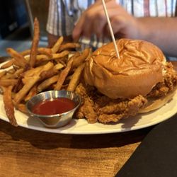 Salt Factory Pub - Nashville Fried chicken sandwich