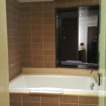 The Fox Tower - Foxwoods - Director suite jacuzzi - Hotels Near Me - Mashantucket, Connecticut