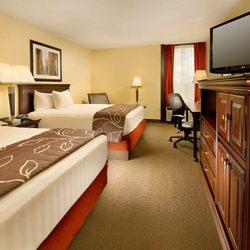 Drury Inn Paducah - NQQX Deluxe Queen Guestroom