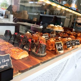 Lady Baker - Display case - Bakeries Near Me - Pembroke Pines, Florida