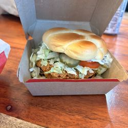 Wendy's - 10 PC. Nuggets Combo Dave's Single Crispy Chicken Sandwich
