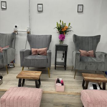 Odet beauty salon - Our soakless pedicure stations - Nail Salons Near Me - Los Angeles, California Odet beauty salon - Our soakless pedicure stations - Nail Salons Near Me - Los Angeles, California
