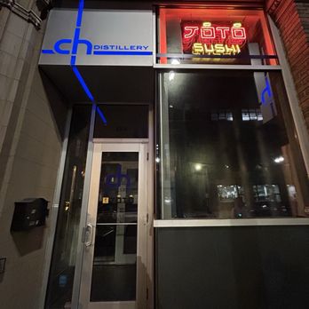 CH Distillery - Cocktail Bars Near Me - Chicago, Illinois