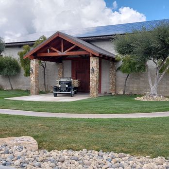 Calcareous Vineyard - Wine Tasting Room Near Me - Paso Robles, California