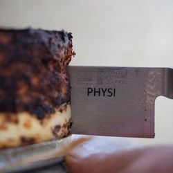 Physi - Authentic Food & Coffee - San Sebastian Cheesecake