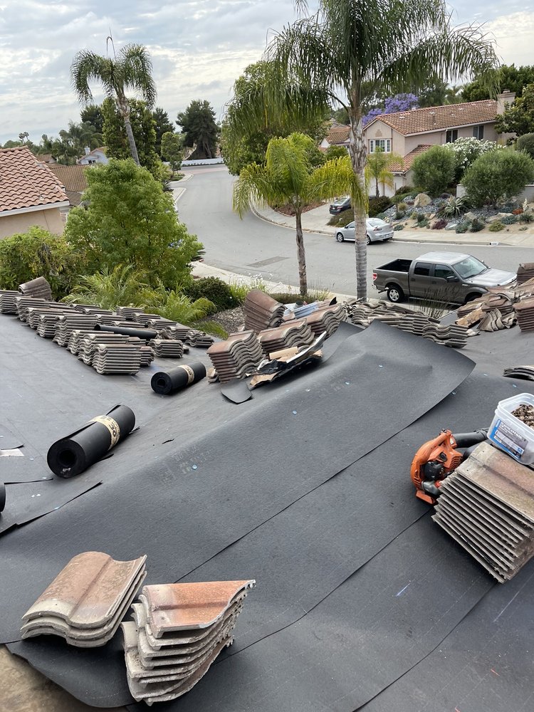 Slide of Hernandez Roofing