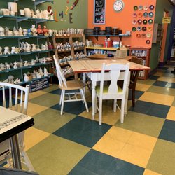 SPLATTERS STUDIO - Tables and more pottery
