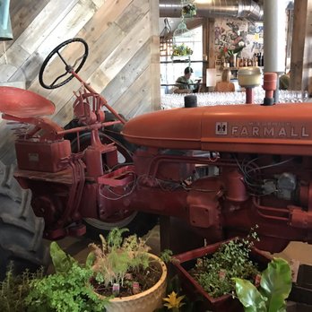 Farmer's Table - Inside decor - New American Near Me - La Mesa, California