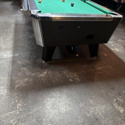 Swampgrass Willy's - Pool table