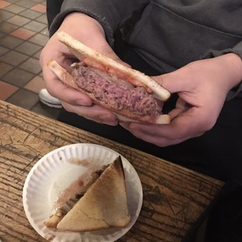 Louis' Lunch - Burger with tomato and onion - Burgers Near Me - New Haven, Connecticut
