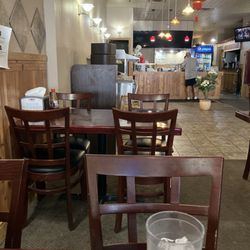 Lakeshore Pho - Main lobby