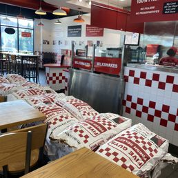 the inside of a fast food restaurant