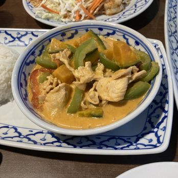 Sisters Thai Kitchen - Shrimp Pad Thai (back) Pumpkin Curry (front) - Thai Near Me - Roseville, California Sisters Thai Kitchen - Shrimp Pad Thai (back) Pumpkin Curry (front) - Thai Near Me - Roseville, California