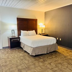 Alamo Inn & Suites