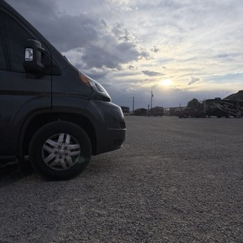 Western Hills Campground - Sunset behind the clouds - Campgrounds Near Me - Rawlins, Wyoming
