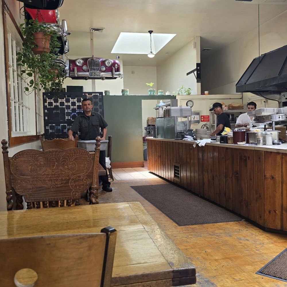 Omelette Express - Inside - Breakfast & Brunch Near Me - Santa Rosa, California