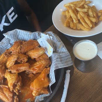 Big Whiskey’s - Wings & fries - American Near Me - Hoover, Alabama