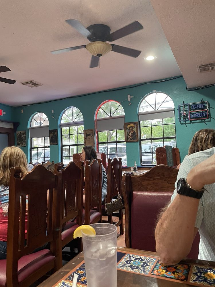 Manuel's Mexican Restaurant & Taqueria
