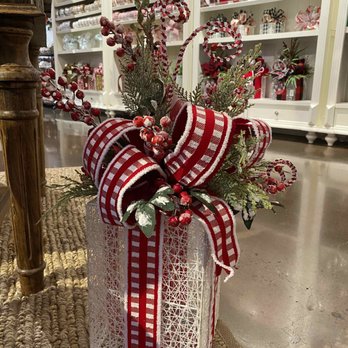 The Incredible Christmas Place - Wreath and home decor displays - Gift Shops Near Me - Pigeon Forge, Tennessee The Incredible Christmas Place - Wreath and home decor displays - Gift Shops Near Me - Pigeon Forge, Tennessee