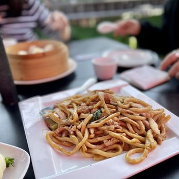 XLB Kitchen - 9-1 Shanghai Style Stir Fried Noodle(Dried) - Szechuan Near Me - Cupertino, California XLB Kitchen - 9-1 Shanghai Style Stir Fried Noodle(Dried) - Szechuan Near Me - Cupertino, California