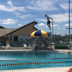 El Salido Pool - Low and medium diving boards and 2 lapping lanes.