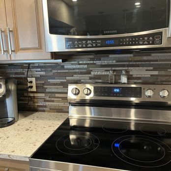 Pacific Kitchens - Backsplash and countertop - Building Supplies Near Me - Tacoma, Washington