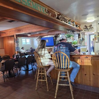 Mean Lew’s BBQ - Interior - Barbeque Near Me - Sonora, California