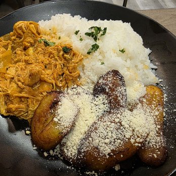 Cilantro & Ajo - Chicken Bowl - Venezuelan Near Me - Pittsburgh, Pennsylvania