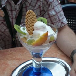 Eiscafé Taormina - Joghurt-Eisbecher - lecker!