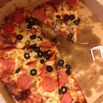 Round Table Pizza - Suppose to be a pepperoni, olives and mushroom pizza, felt ripped off. - Pizza Near Me - Hanford, California Round Table Pizza - Suppose to be a pepperoni, olives and mushroom pizza, felt ripped off. - Pizza Near Me - Hanford, California