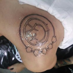 Heráclito Tatoo e Piercing